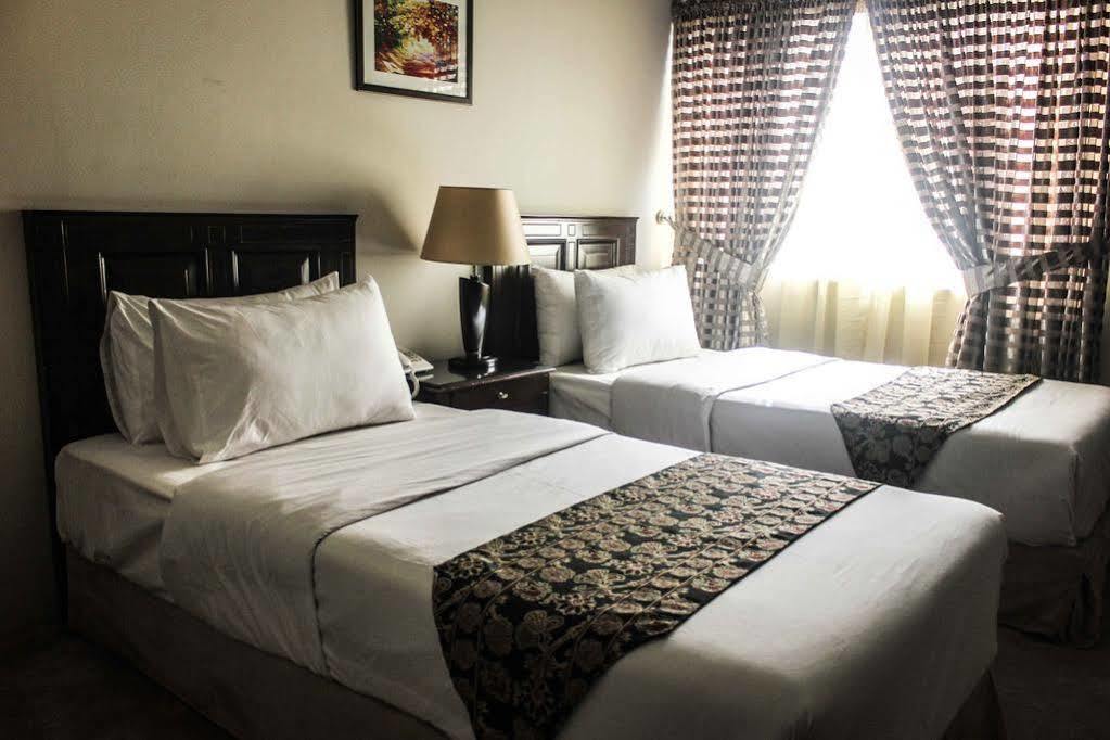 Royalton Hotel Rawalpindi Exterior photo