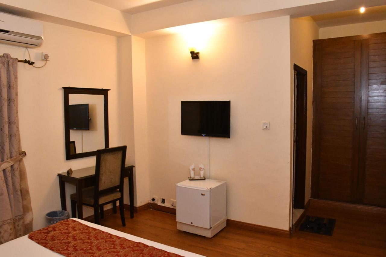Royalton Hotel Rawalpindi Exterior photo