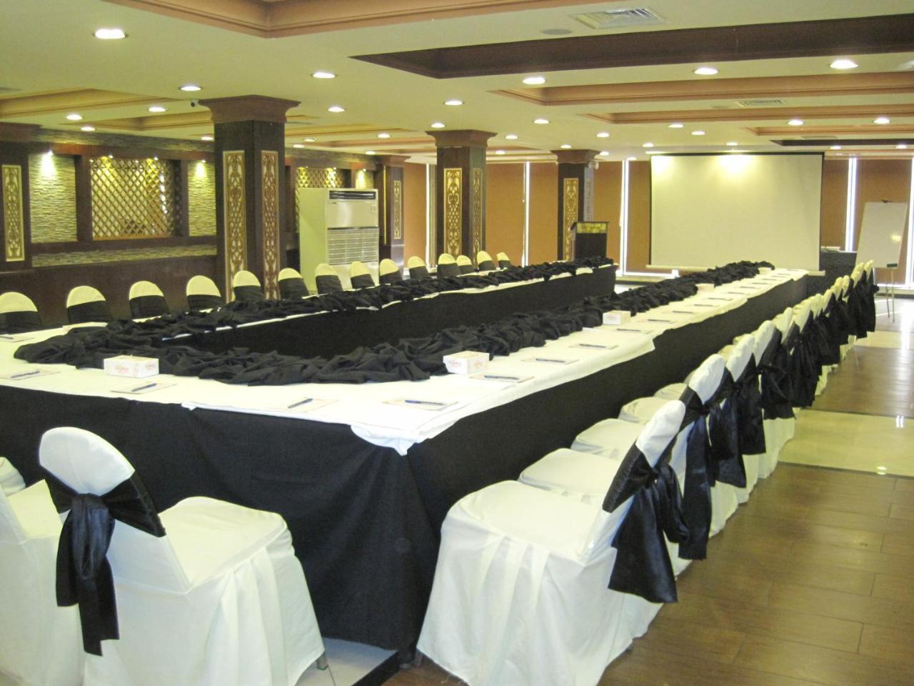 Royalton Hotel Rawalpindi Exterior photo
